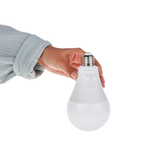 روی دست لامپ ۲۰ وات ال ای دی نیکا نور بسته 5 عددی