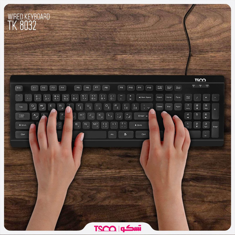 کیبورد تسکو مدل TK 8032 با دستان در حال کار