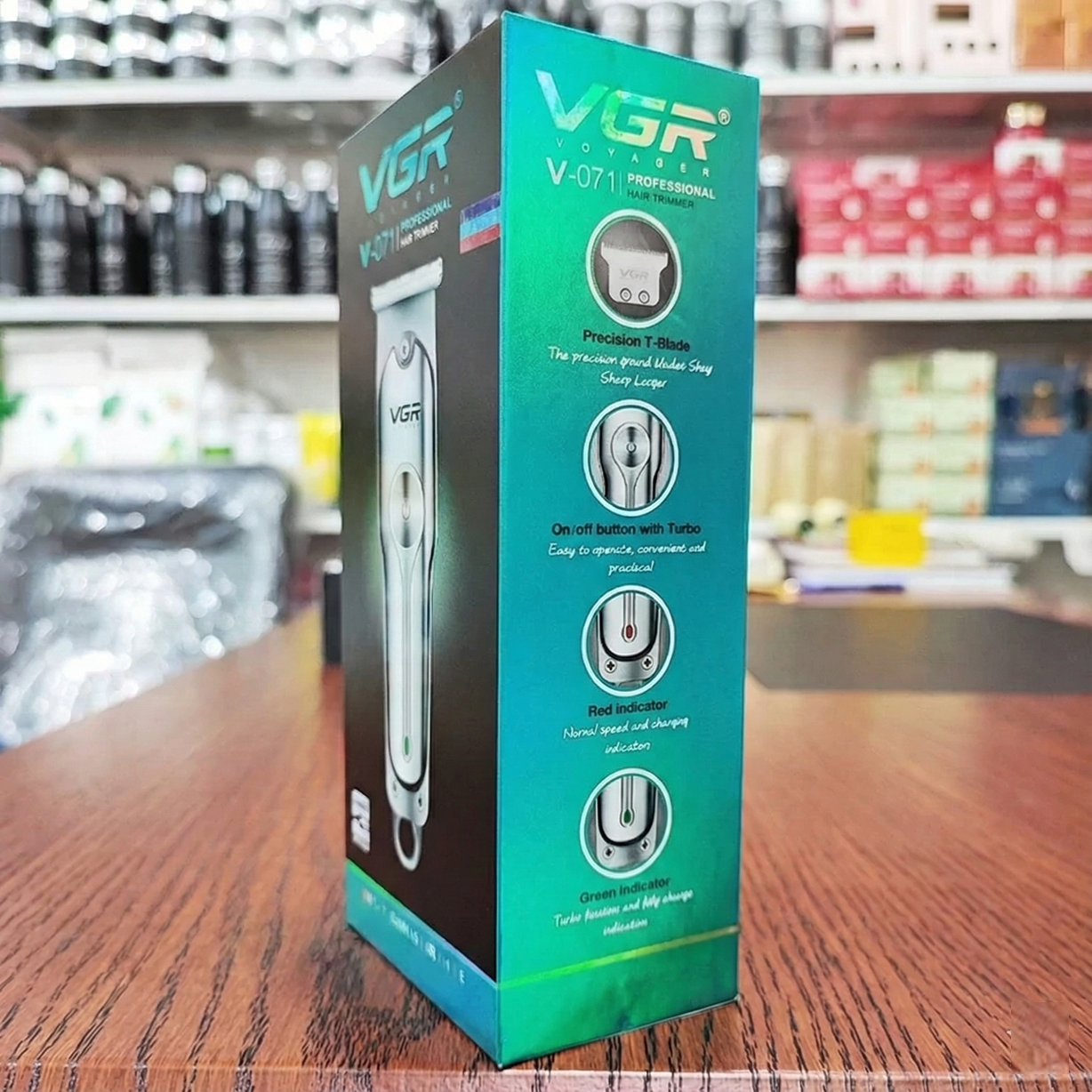 بسته بندی ماشین اصلاح سر و صورت وی جی آر v-071