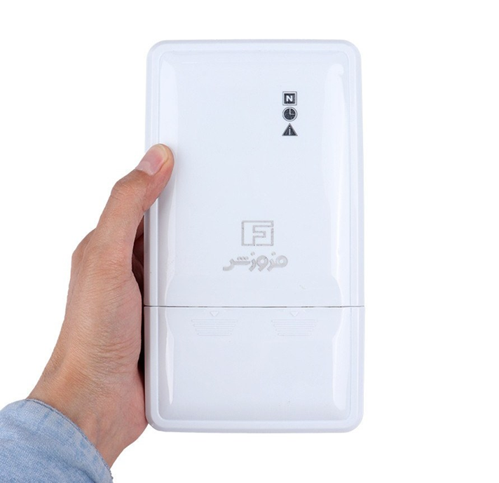 محافظ ولتاژ دیجیتال فروزش مدل DG40 ظرفیت ۴۰ آمپر روی دست